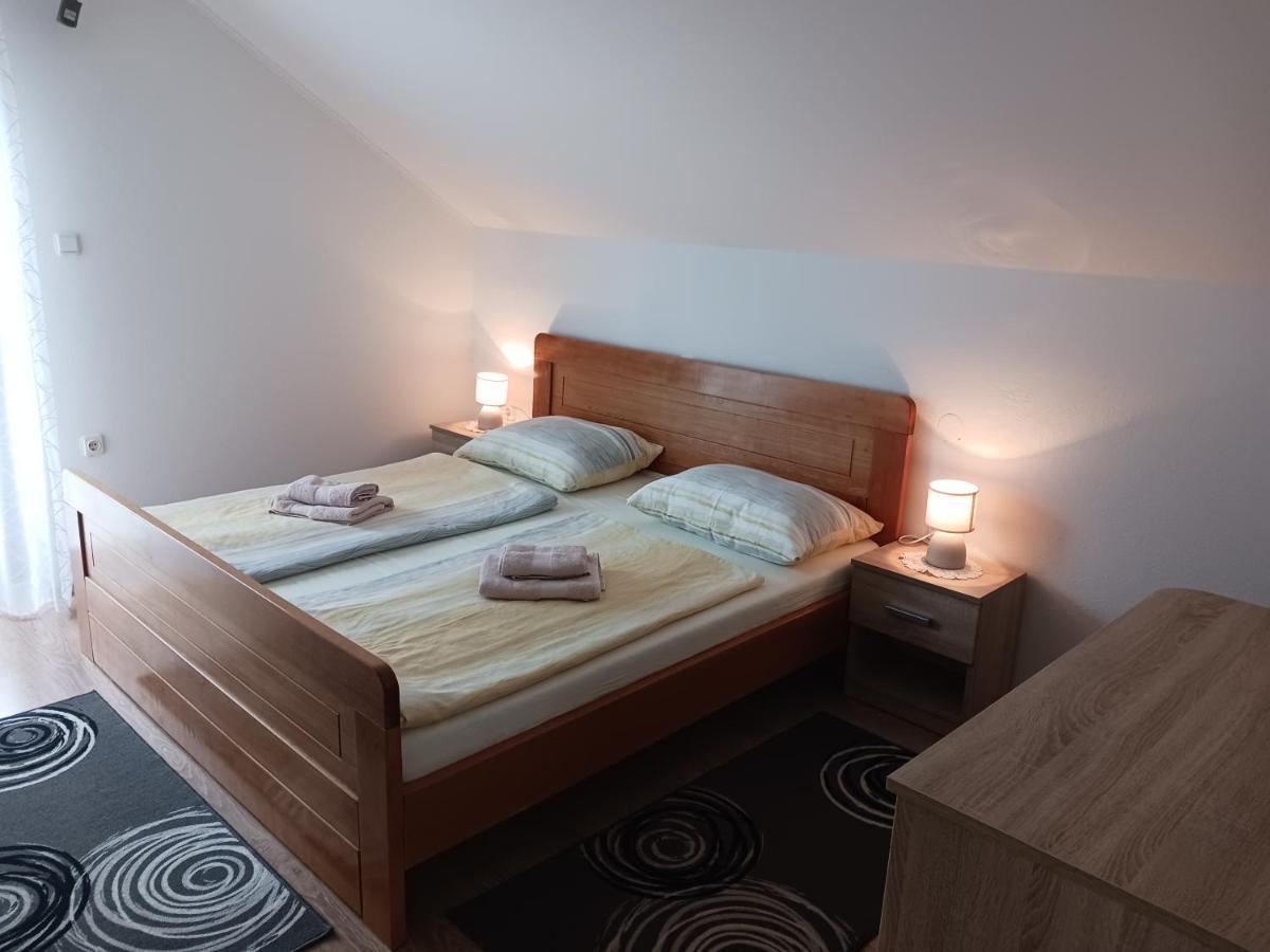 M & J Holiday home Krasno Polje