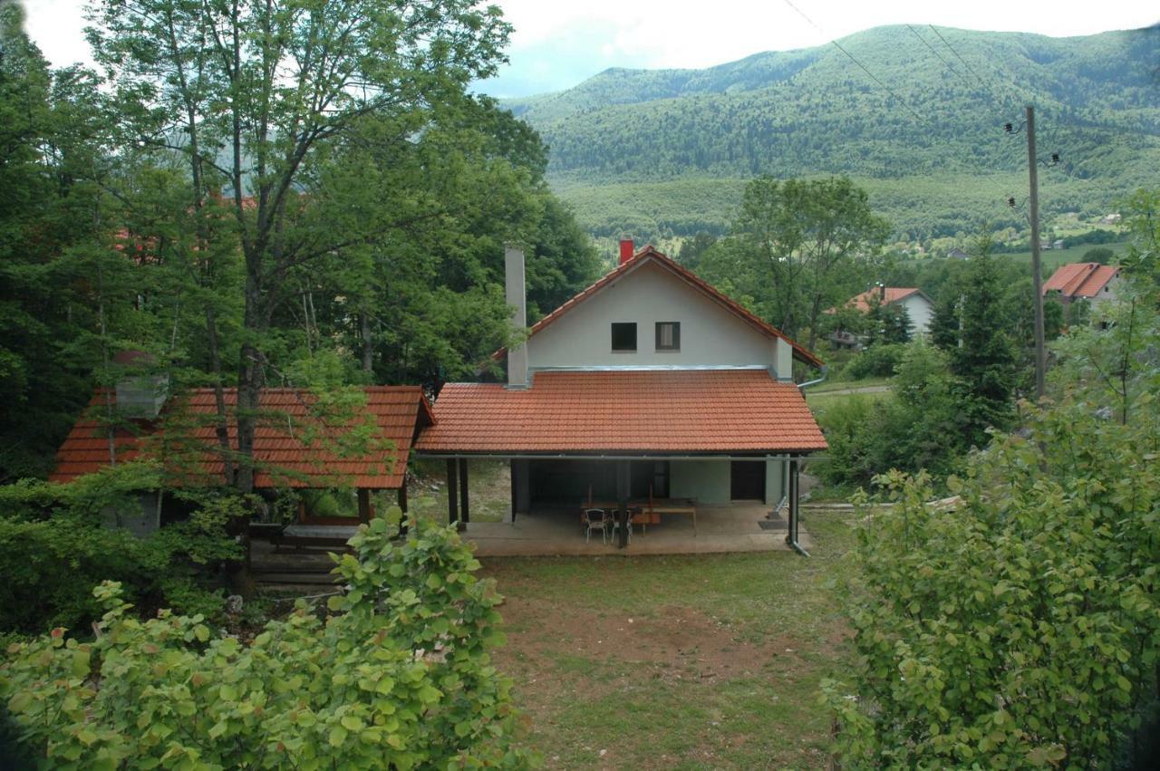 M & J Holiday home *